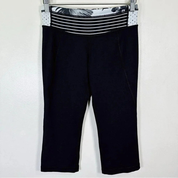 Lululemon Gather & Crow Crop Full-On Luon Black Quilt Winte - Picture 3 of 15